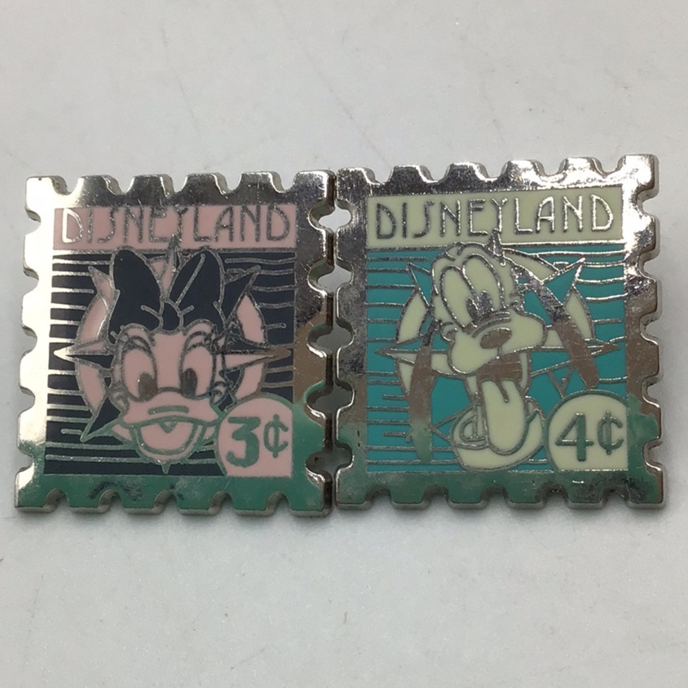 Disney Trading Pins Postal Stamps 2008 Daisy Duck and Pluto Disney Land Resort